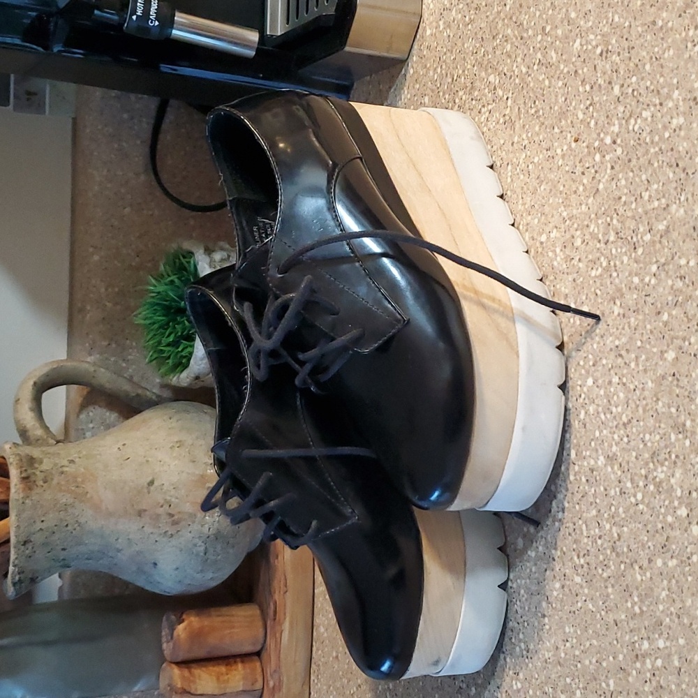 platform oxfords/FITS LIKE A SIZE 7